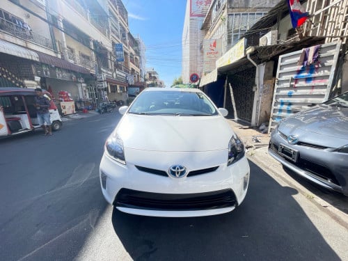 Toyota Prius 2012 option2 up android ម៉ាយសុីន18មុឺន ក្នុងប្រផេះស