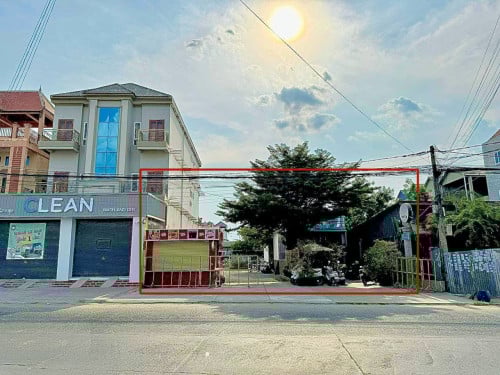 ដីលក់ផ្លូវមុខរកសុី ជិតផ្សារឈូកមាស (មានហាងកាហ្វេស្រាប់)