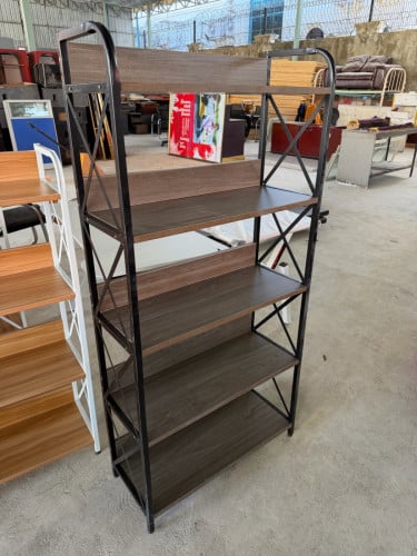 ធ្នេីរថ្មី