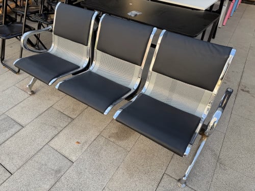 នៅស្អាត