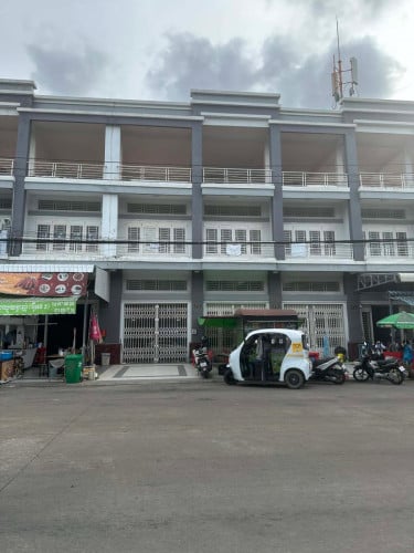 ផ្ទះអាជីវកម្មសម្រាប់ជួល ទល់មុខផ្សារទំនើបអុីអន2