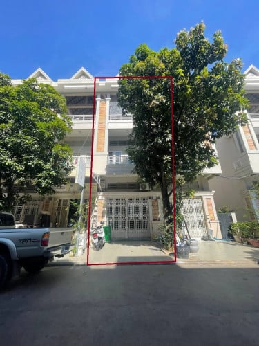 ផ្ទះល្វែងសម្រាប់ជួលនៅបុរីប៉េងហួត598(ផ្ទះតម្លៃល្អ ផ្ទះមានសម្ភារ:មួយចំនួន)