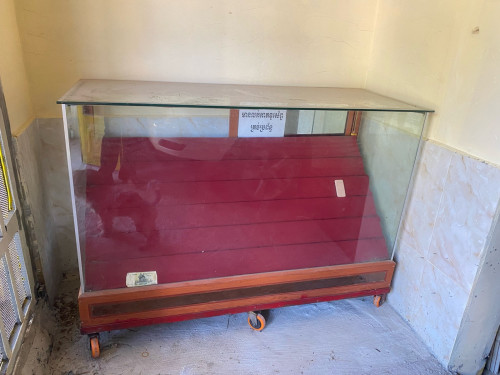 ទូទាំងលក់ទូរសព្ទ តម្លៃ70$