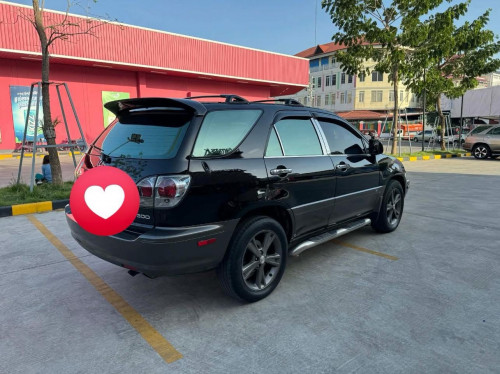 ឡានថ្មី​ Lexus 01 ប៉ុង1 ធានាអត់បុក