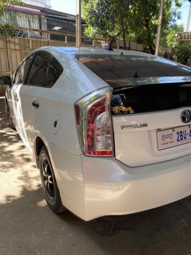 ឡានលក់Prius 013 Full option solar ស្លាយកុងទរ័