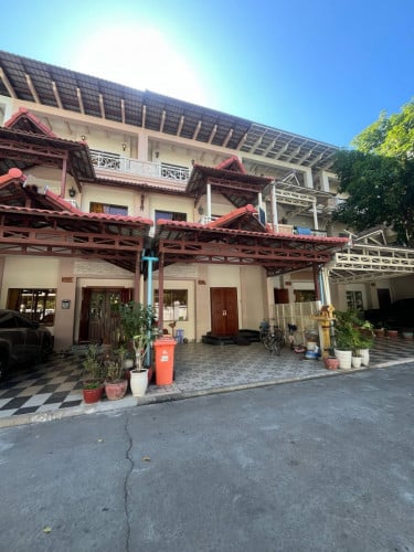 វីឡាកូនកាត់សម្រាប់លក់នៅជិត TK Avenue / Villa Linked-A for Sale near TK Avenue