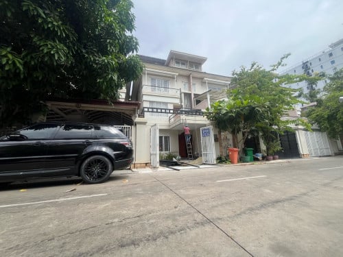 វីឡាភ្លោះ​សម្រាប់ជួល​ នៅភ្នំពេញថ្មី​ជិតទួលគោក / Villa​ Twin for Rent​, Sen Sok, near Toul Kork