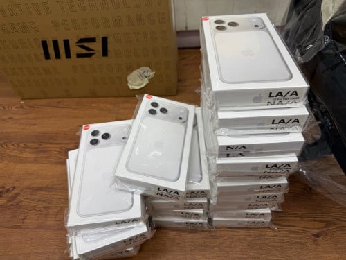 17PM 256GB LLA NA White