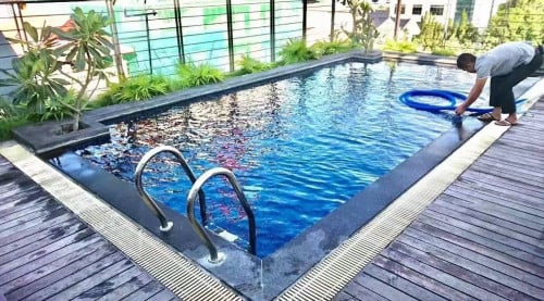 38 Bedrooms Hotel For Rent in Tonle Bassac Area Close to BKK1 With Swimming Pool.
