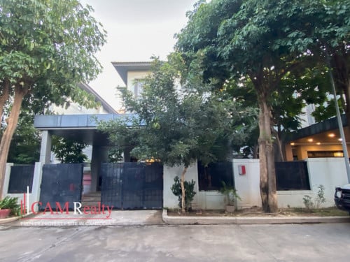 5 Bedrooms Queen A Villa For Sale in Borey Chip Mong 598