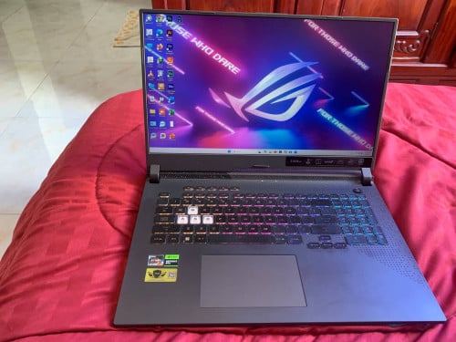 Asus ROG Strix G17 G713RC-HX068W GRAY R7-6800HS-32GB RAL-1602 -512GB-17.3"