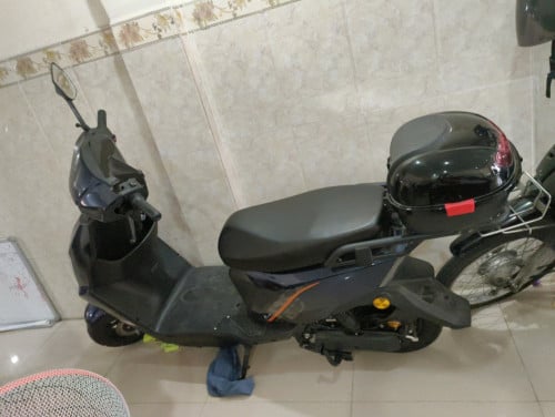 Electric Scooter - $300 (Like New / Barely Used)