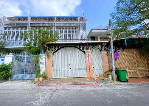 Flat E0 for Sale Near Russian Market | Prime Location Investment!