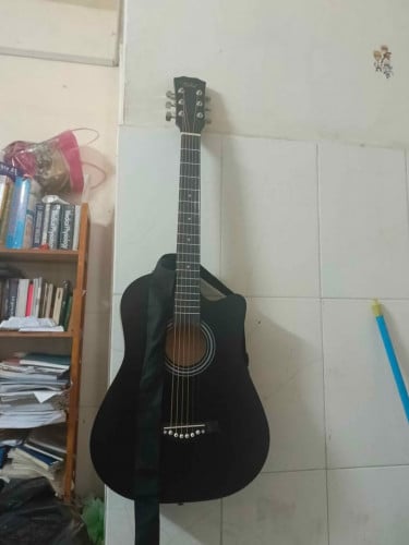 Guitar ទើបតែទិញ NEED MONEY