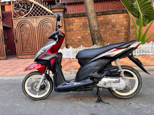 HONDA CLICK 590$ , 110cc , 2011 , Japan have lD card