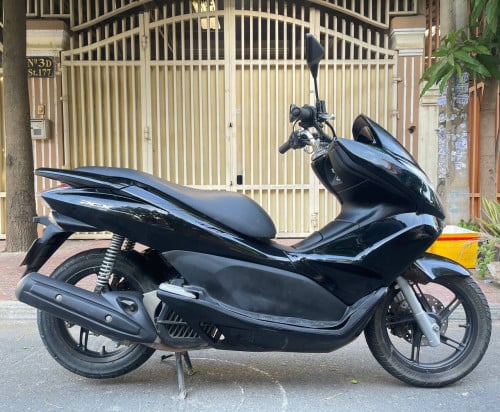 Honda PCX (125cc, year2010, 980$) from Japan