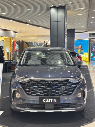 Hyundai Custin