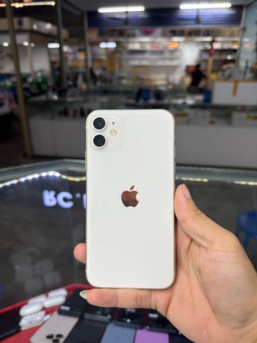 iPhone 11 ZP/A White HD128GB Phone Condition 98% 🔋72% , ម៉ាស៊ីនសានុំណែន