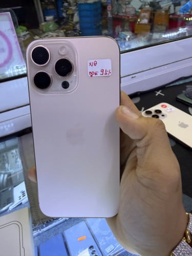 Iphone16promax 256G X/A battery 91% នៅសលធានាពីក្រុមហ៊ុន