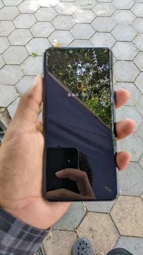 LG G8 thinq ស្អាត99%មុខក្រោយ version USA(ឥវ៉ាន់ក្រៅស្រុក)