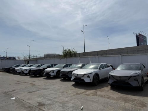 Mazda EZ60 EV Option : Max Full Option 2025 មានច្រើនគ្រឿងក្នុងស្តុក