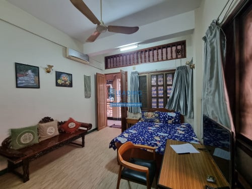 N243 | Western Classical 1 Bedroom Apartment For Rent Near Riverside