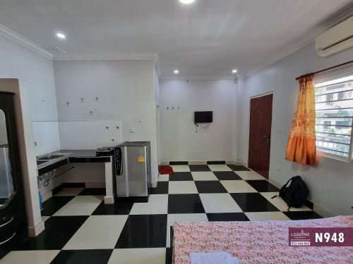 N948 | Elevator Studio Apartment with Private Balcony For Rent Near Central Market