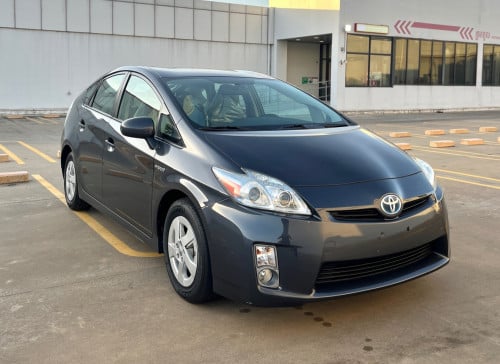 PRIUS 2011 option3 ក្រដាស់ពន្ធ ក្នុងប្រផេះ ប្រើនៅរដ្ធកាលី ឡាន Dealer (10មុីនmile) ឡានមូល អត់ច្រេះ