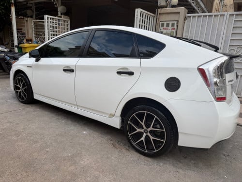 prius opt 3 ម្ចាស់ដេីមជិះតិច