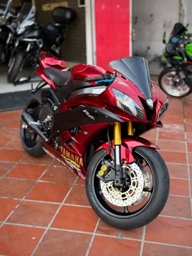 R6 ក្រដាស់ពន្ធ​