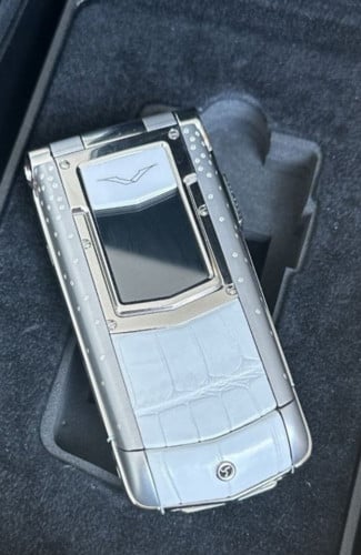 VERTU Ayxta Alligator Diamonds