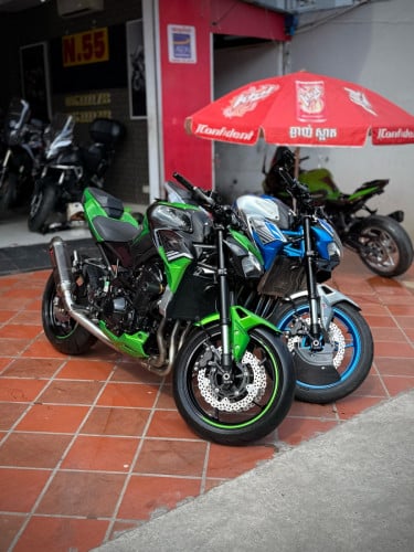 Z900 មួយទឹក​ស្លាកលេខ​ ស្អាតៗ