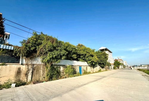 ដីលក់បន្ទាន់ - ទីតាំងសក្ដានុពល