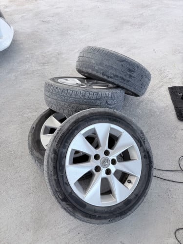 សំបកនូវប្រើបានយានកង់នូវស្អាត