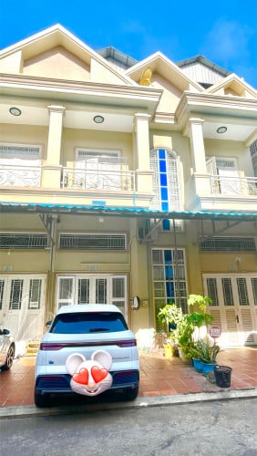 វីឡាកូនកាត់ បុរីមង្គលភ្នំពេញ ៣ (ក្បែរស្ថានីយថោន)