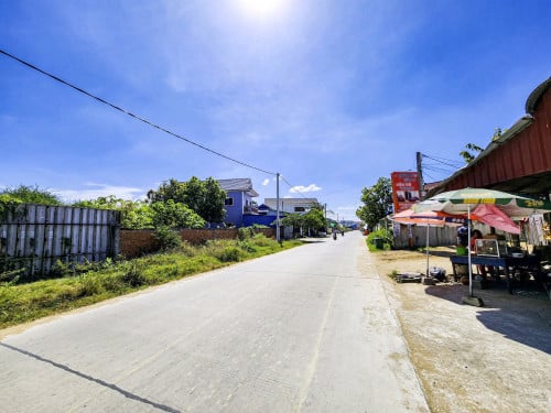 ដីលក់(មានផ្លូវមុខ ក្រោយ)
