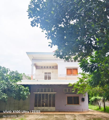 ផ្ទះសំរាប់ជួល ធ្វេីការិយាល័យ ឃ្លាំងស្តុកទំនិញ រឺស្នាក់នៅ ចំងាយ2kg ពីវិមានឯករាជ្យ