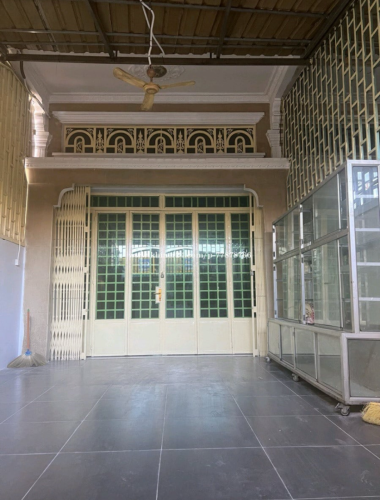 ផ្ទះជួលកាច់ជ្រុង ប្រកបអាជីកម្មបាន