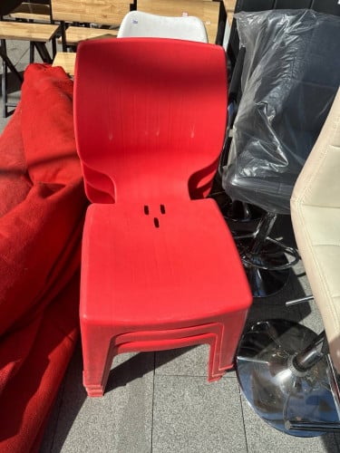 កៅអីជ័រស្វិត