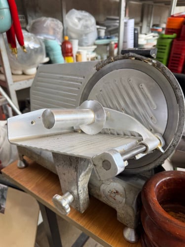 ម៉ានសុីនប្រលះសាច់