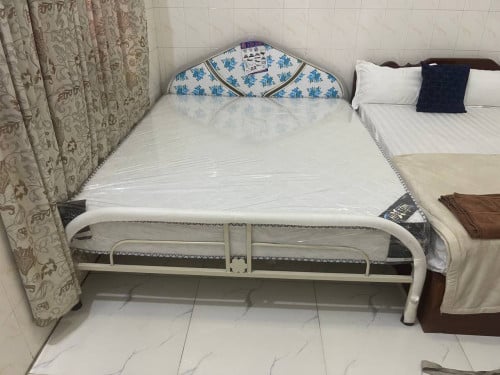 ឆុតគ្រែគេង