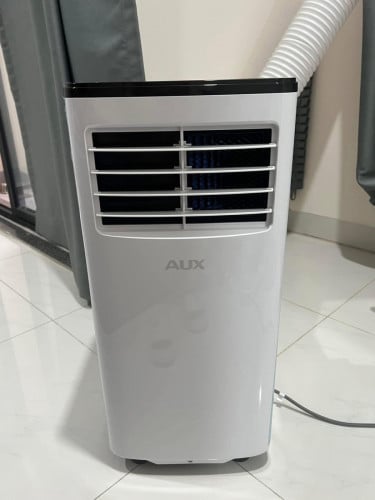 ម៉ាសុីនត្រជាក់ចល័តនៅស្អាត កម្លាំង1សេស ទិញ 240$ លក់វិញ 120$ សុីភ្លើងតិចងាយស្រួលប្រើបងៗ☎️010 333 211