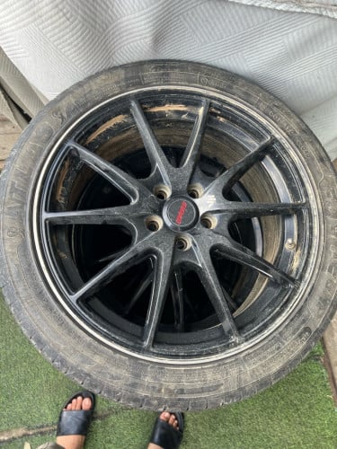 លក់យ៉ាន់នៅស្អាតសំបកកង់2024មួយឈុត. 215 45 R17