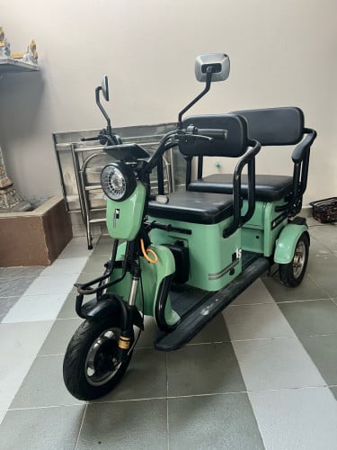 ម៉ូតូ​កង់3 អាគុយ