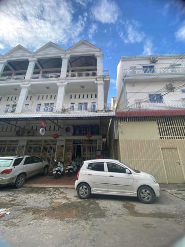 ផ្ទះលក់ទីតាំង នៅបុរីសម្បត្តិ៍មាស ទំហំ4m×15m សល់ដីជំហានមុខក្រោយកន្លះម៉ែត្រ