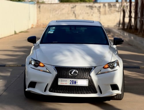 🔥IS200T 016F-Sportកាន់💰9500$💸ដកឡានភ្លាមបង់រំលស់ជាមួយឃ្លាំងផ្ទាល់