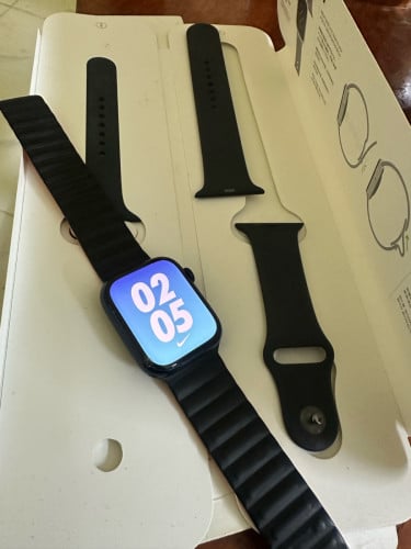 Apple watch s8 ត្រូវការខលមកចរចាបាន មានឆ្នាំងសាកហ្សុីន