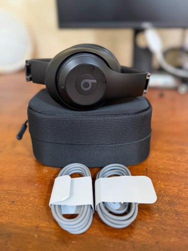 Beats Studio Pro Black ( មានស្នាមតិចតួច​ )