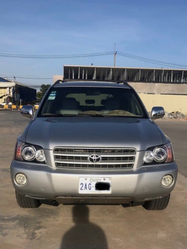 Highlander ឆ្នាំ2001ប៉ុង01V6 Limited បើកដំបូល ឡានស្អាតអត់បុកអត់ប៉ះឯកសារគ្រប់ លក់បន្ទាន់11500$ចរចារ