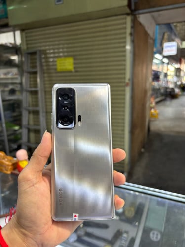 Honor MagicV 512G Ram12G Sim2 CH ខូចអេក្រង់ក្នុង ប្រើថ្មកាន់